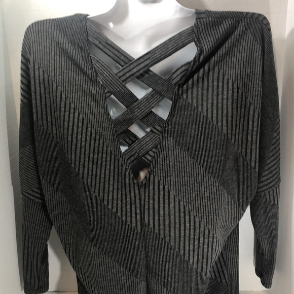 Embrace Los Angeles Women's Top with strappy back. Gray Size L - Picture 2 of 7